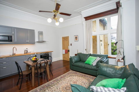 Danum House - Accommodation Rockhampton 11