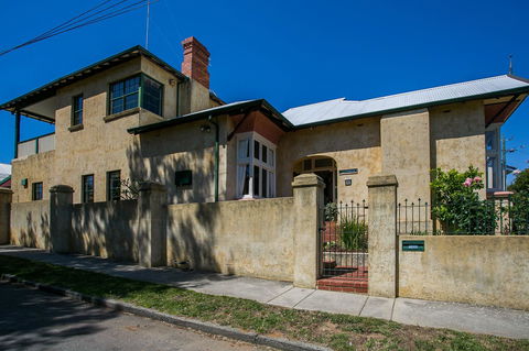 Danum House - Accommodation Rockhampton 22