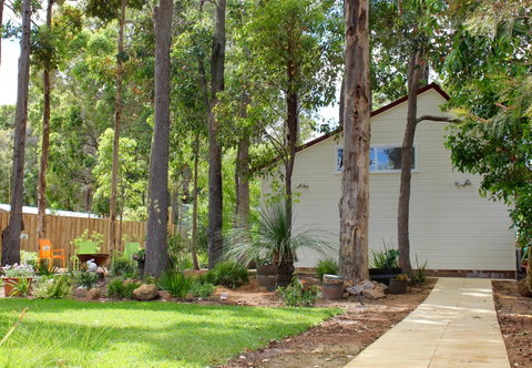 The Boulevard Garden Studio - Accommodation Rockhampton 1