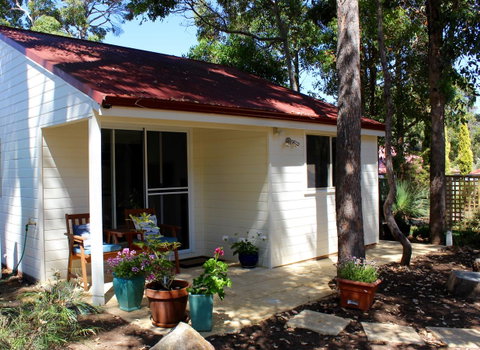 The Boulevard Garden Studio - Accommodation Rockhampton 0