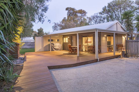 Boardwalk - Accommodation Rockhampton 2