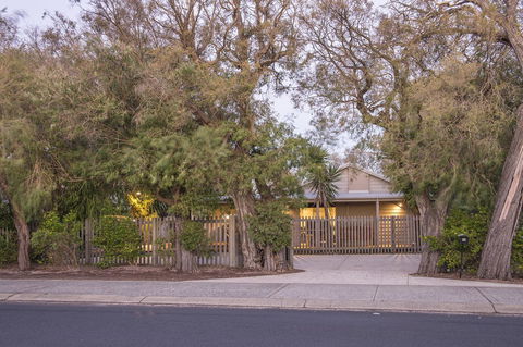 Boardwalk - Accommodation Rockhampton 4