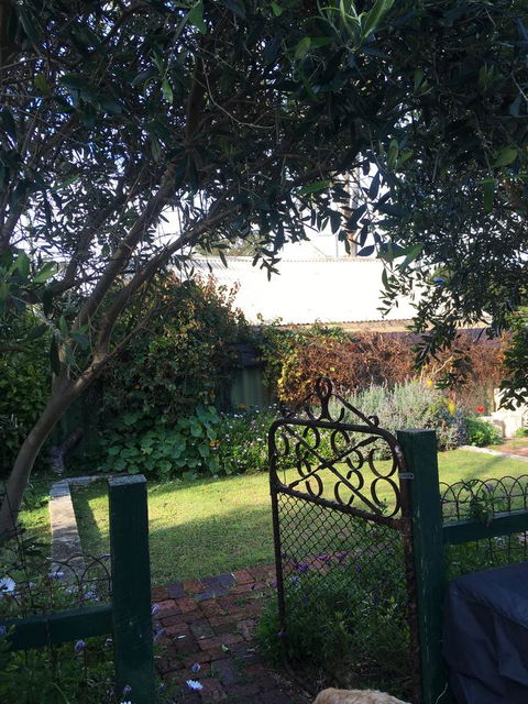 RoseMoore Bed & Breakfast - Accommodation Rockhampton 1