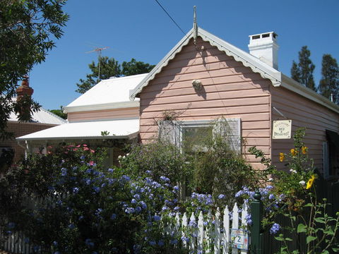 RoseMoore Bed & Breakfast - Accommodation Rockhampton 0