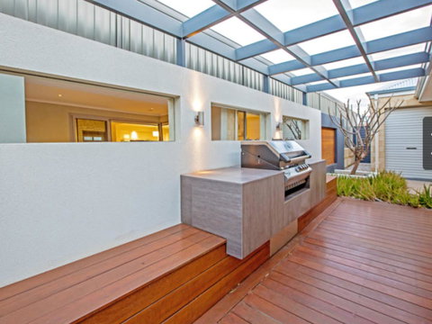 Magnificent Beach Retreat - Accommodation Rockhampton 36