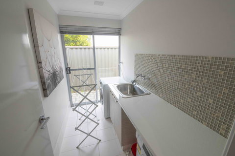 Magnificent Beach Retreat - Accommodation Rockhampton 34