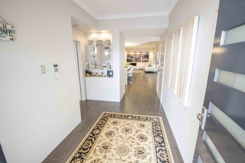 Magnificent Beach Retreat - Accommodation Rockhampton 5