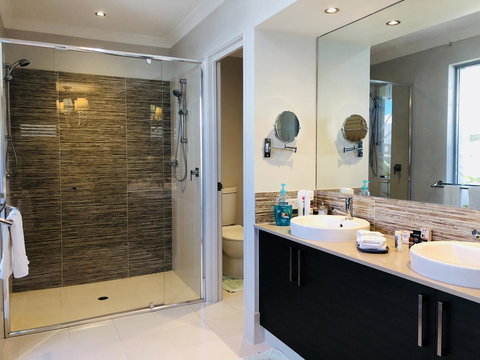 Magnificent Beach Retreat - Accommodation Rockhampton 11