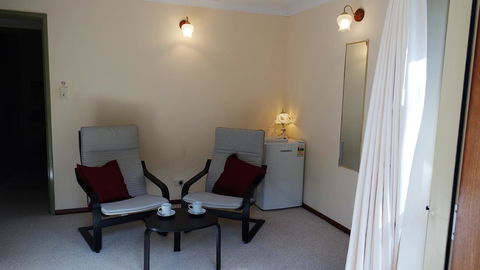 Eleebana Guest House - Accommodation Rockhampton 3