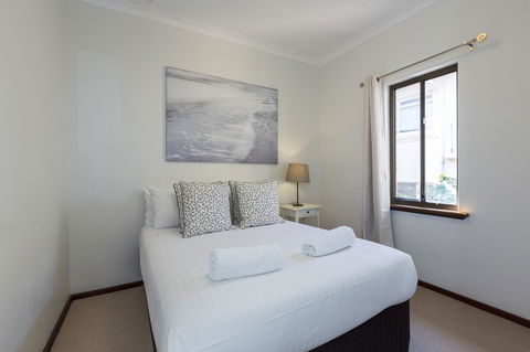 Cottesloe Sea Salt Abode - Executive Escapes - Accommodation Rockhampton 9