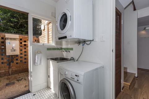 Cottesloe Sea Salt Abode - Executive Escapes - Accommodation Rockhampton 12