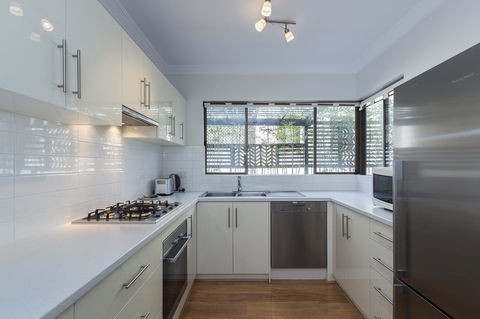 Cottesloe Sea Salt Abode - Executive Escapes - Accommodation Rockhampton 13