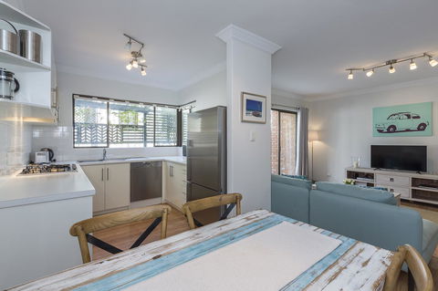 Cottesloe Sea Salt Abode - Executive Escapes - Accommodation Rockhampton 7