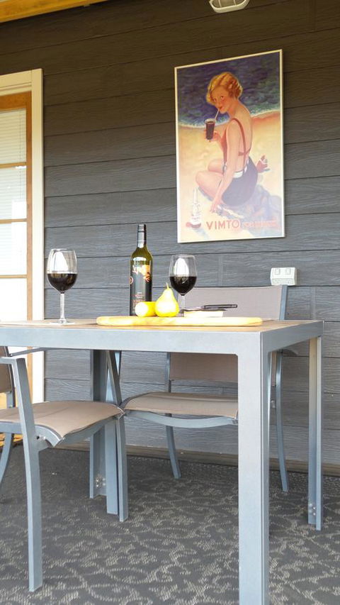 Windfall Estate Vineyard Cottage - Accommodation Rockhampton 10