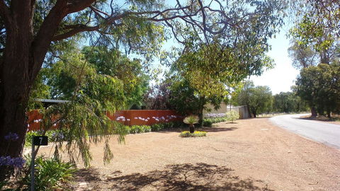 Windfall Estate Vineyard Cottage - Accommodation Rockhampton 12