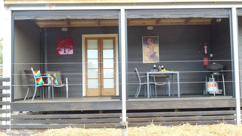 Windfall Estate Vineyard Cottage - Accommodation Rockhampton 9