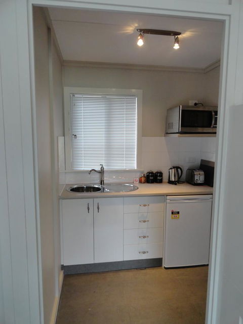 Windfall Estate Vineyard Cottage - Accommodation Rockhampton 5