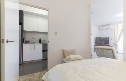 Perth Luxury City Apartment- Free Parking - Accommodation Rockhampton 8