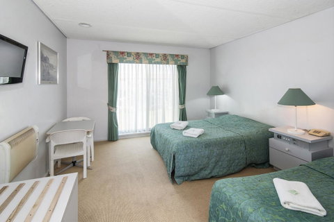 Augusta Hotel Motel - Accommodation Rockhampton 2