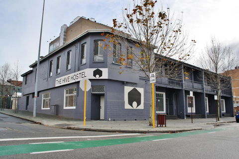 The Hive Hostel - Traveler Friendly, Passport Only - Accommodation Rockhampton 3
