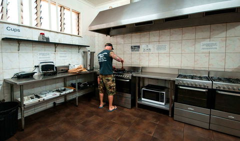 The Hive Hostel - Traveler Friendly, Passport Only - Accommodation Rockhampton 9