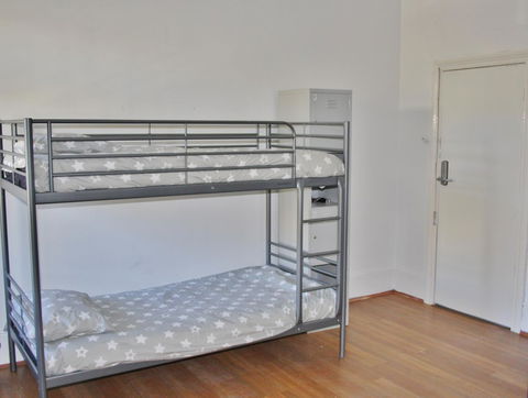 The Hive Hostel - Traveler Friendly, Passport Only - Accommodation Rockhampton 35