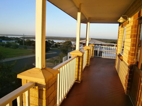 Baywatch Retreat Augusta - Accommodation Rockhampton 26