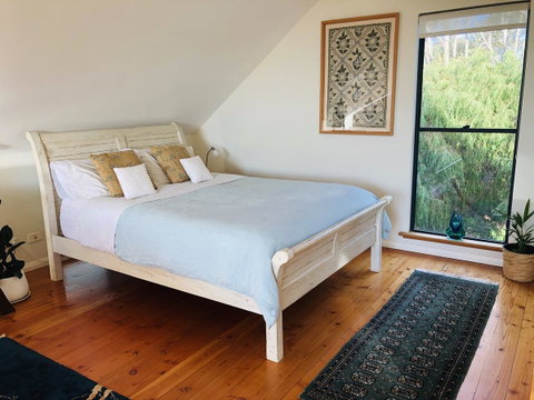 Orion Studio With Ocean Views - Accommodation Rockhampton 11