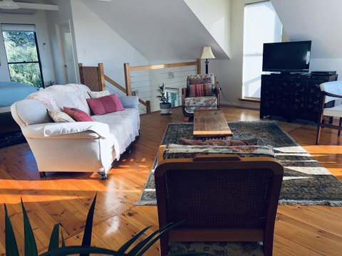 Orion Studio With Ocean Views - Accommodation Rockhampton 13
