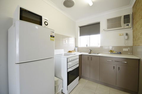 The Jetty Resort - Accommodation Rockhampton 3