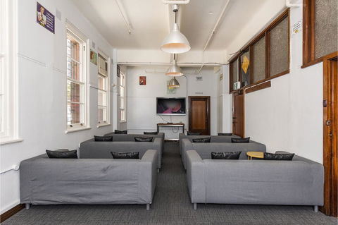 The Old Swan Barracks - Accommodation Rockhampton 20