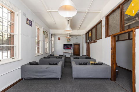 The Old Swan Barracks - Accommodation Rockhampton 22