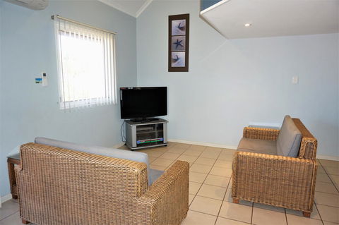 Osprey Holiday Village Unit 122 2 Bedroom - Accommodation Rockhampton 2