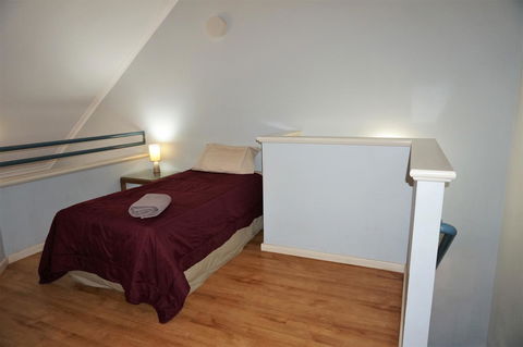 Osprey Holiday Village Unit 122 2 Bedroom - Accommodation Rockhampton 9