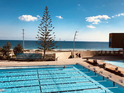 Sandcastles Beachfront Luxury Retreat Apartment - Accommodation Rockhampton 9