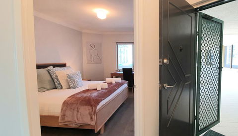 Sandcastles Beachfront Luxury Retreat Apartment - Accommodation Rockhampton 22