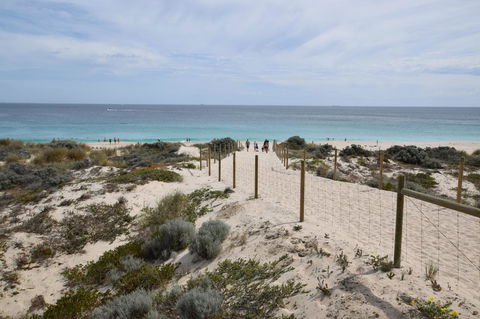 Sandcastles Beachfront Luxury Retreat Apartment - Accommodation Rockhampton 28