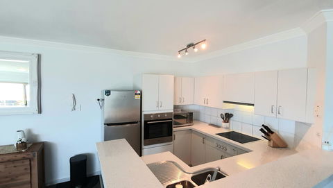 Sandcastles Beachfront Luxury Retreat Apartment - Accommodation Rockhampton 14