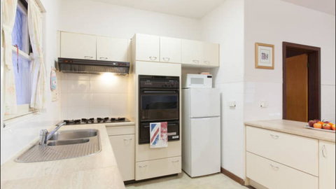 Broadway Apartments - Accommodation Rockhampton 2