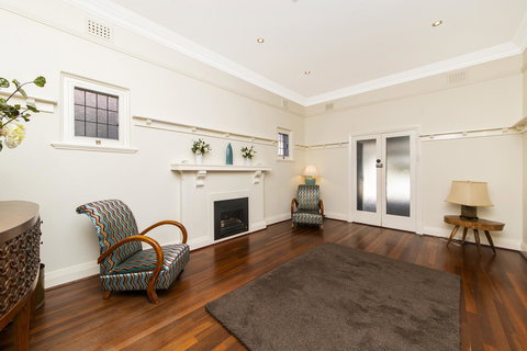 Inner Western Suburbs Retreat - Accommodation Rockhampton 20