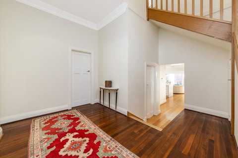 Inner Western Suburbs Retreat - Accommodation Rockhampton 19