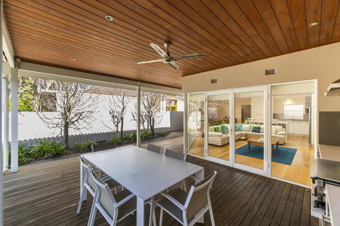 Inner Western Suburbs Retreat - Accommodation Rockhampton 14