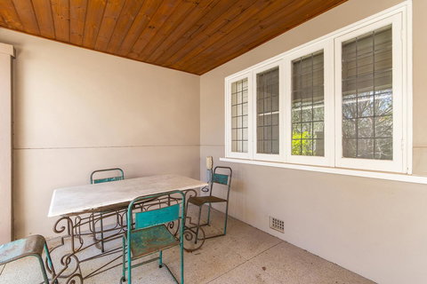 Inner Western Suburbs Retreat - Accommodation Rockhampton 37