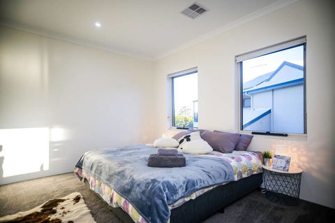 VIP Stays - Villa De Burswood Luxury 3BR Suite W/ King Bed FREE WIFI - Accommodation Rockhampton 19