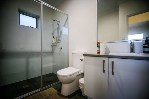 VIP Stays - Villa De Burswood Luxury 3BR Suite W/ King Bed FREE WIFI - Accommodation Rockhampton 17