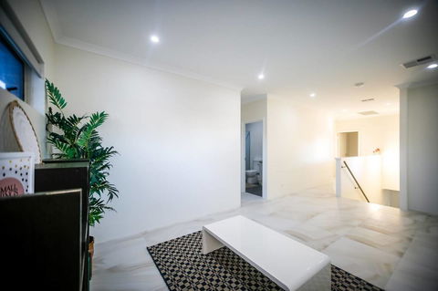 VIP Stays - Villa De Burswood Luxury 3BR Suite W/ King Bed FREE WIFI - Accommodation Rockhampton 22