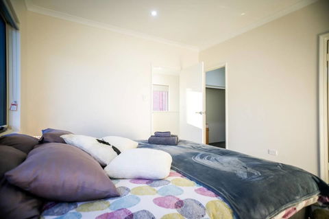 VIP Stays - Villa De Burswood Luxury 3BR Suite W/ King Bed FREE WIFI - Accommodation Rockhampton 11
