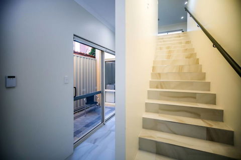 VIP Stays - Villa De Burswood Luxury 3BR Suite W/ King Bed FREE WIFI - Accommodation Rockhampton 10