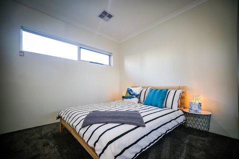 VIP Stays - Villa De Burswood Luxury 3BR Suite W/ King Bed FREE WIFI - Accommodation Rockhampton 20
