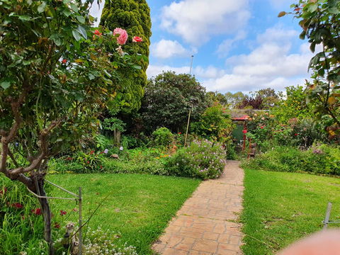 Airport HomeStay - Accommodation Rockhampton 4